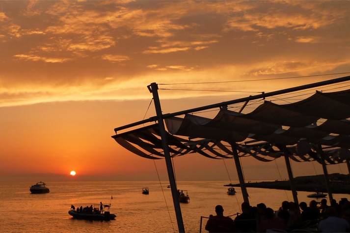 atardecer en Ibiza Cafe del Mar 