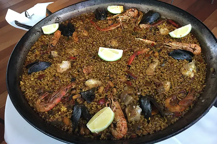 consejos donde comer paella ibiza