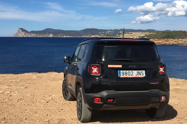 Jeep Wrangler Ibiza alquiler Moto luis
