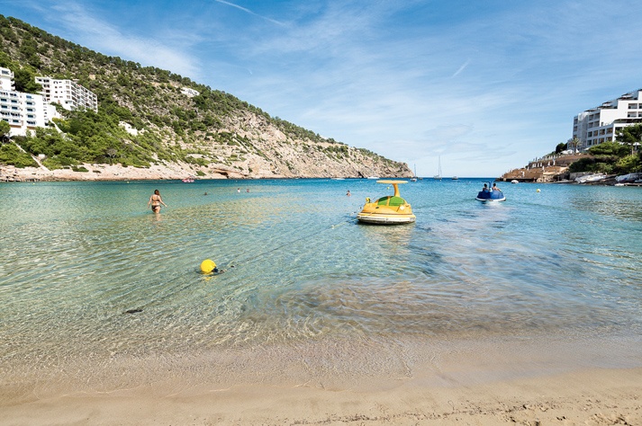 cala llonga ibiza con niños