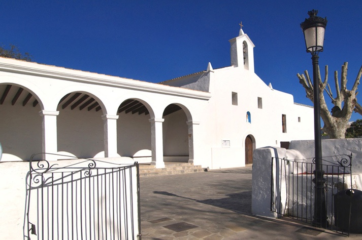 Jesús Ibiza que ver alquiler de coches ruta en coche iglesias Ibiza