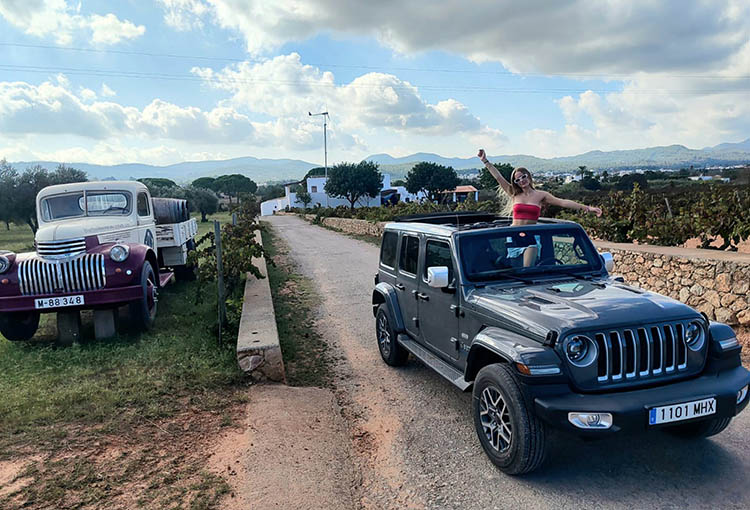 razones alquilar jeep ibiza