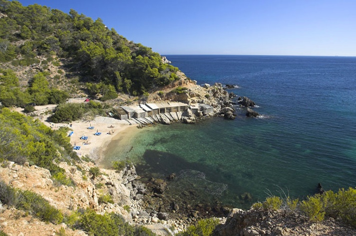 cala familiar en Ibiza norte alquiler de coche rutas