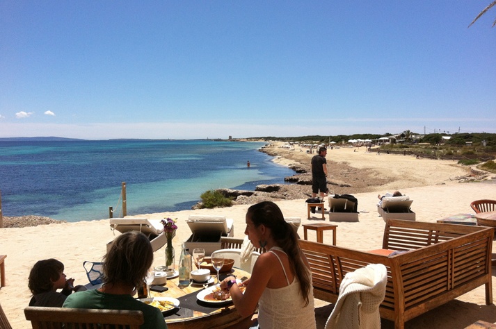 chiringuito playa Es Cavallet Ibiza