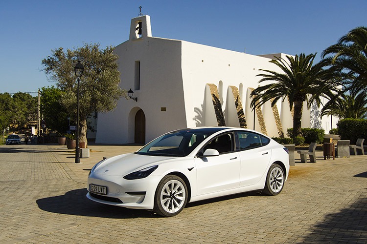 alquiler tesla ibiza