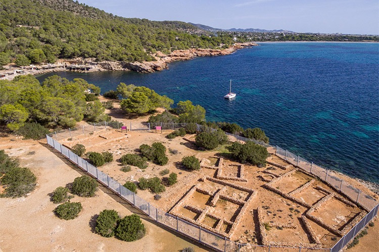 yacimiento fenicio sa caleta en sant josep
