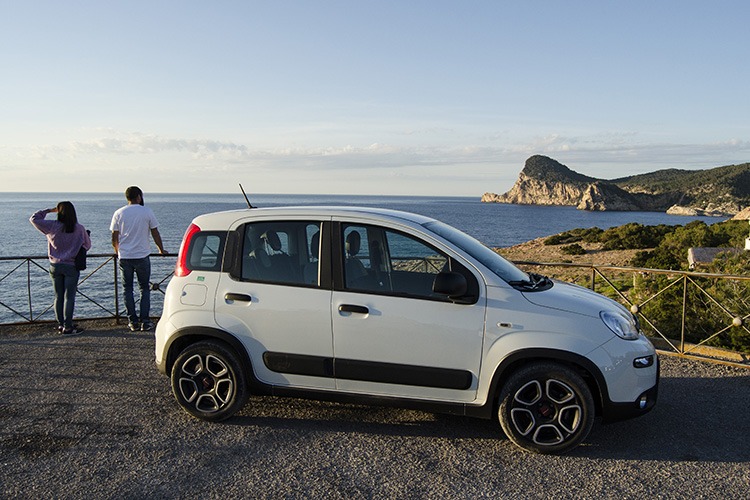 taxi en ibiza o coche de alquiler