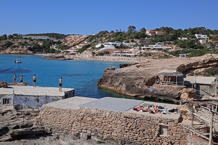 cala tarida zona turistica ibiza