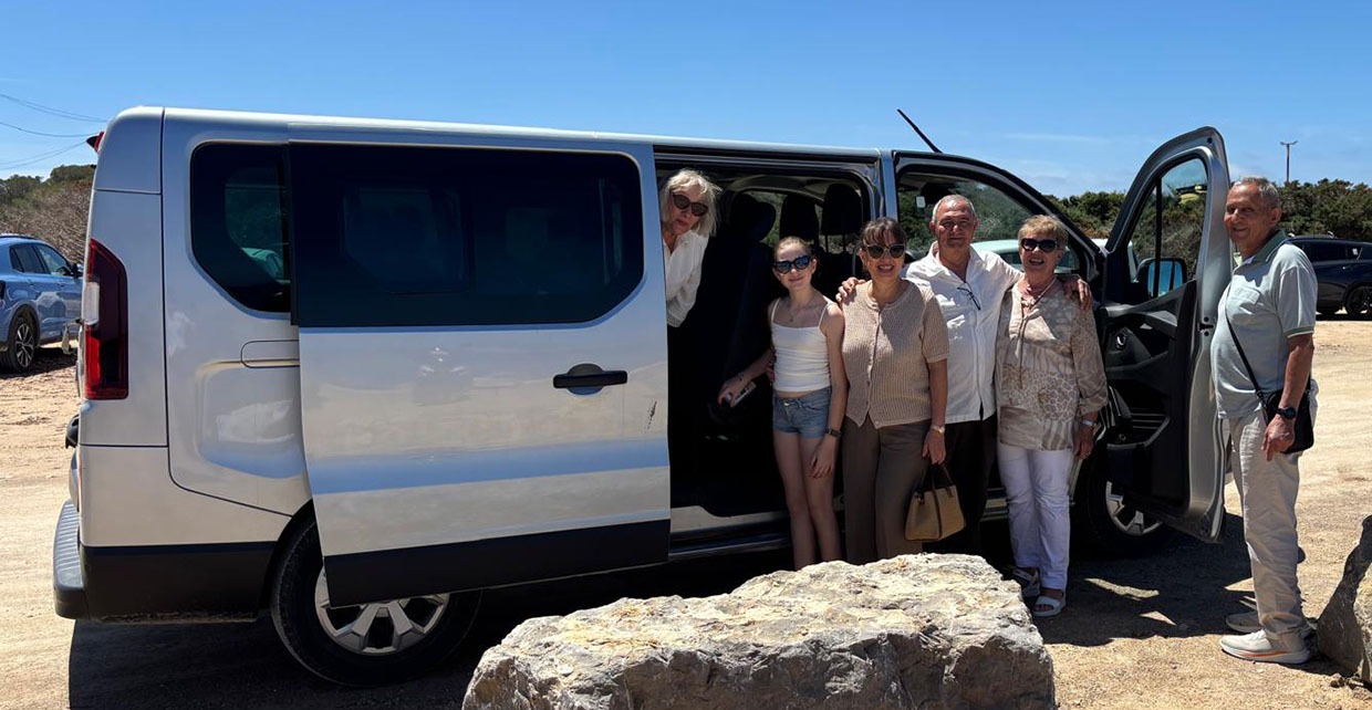 alquiler de coche para familia en Ibiza